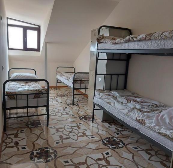 فندق صغير Black Castle Red Valley Hotel And Restaurant