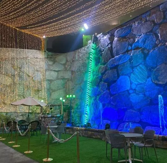 ユースホステル Revera Resort