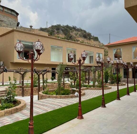 هاستل Revera Resort