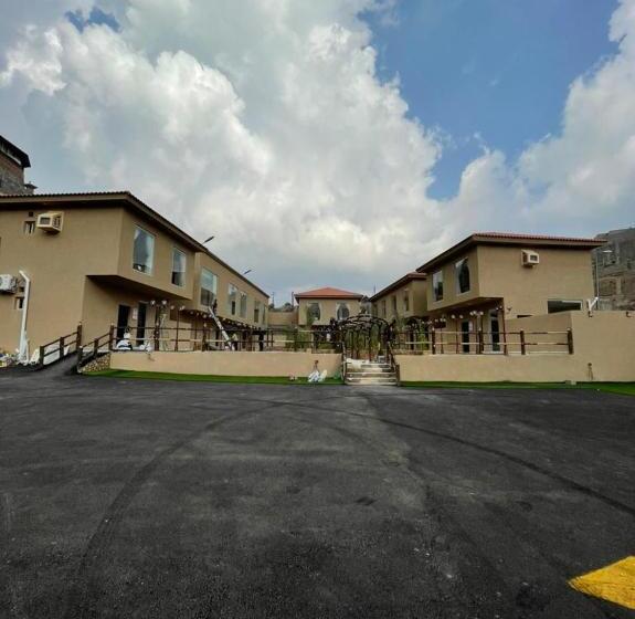 هاستل Revera Resort