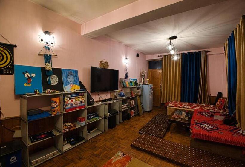 Albergue Voyageur Nest