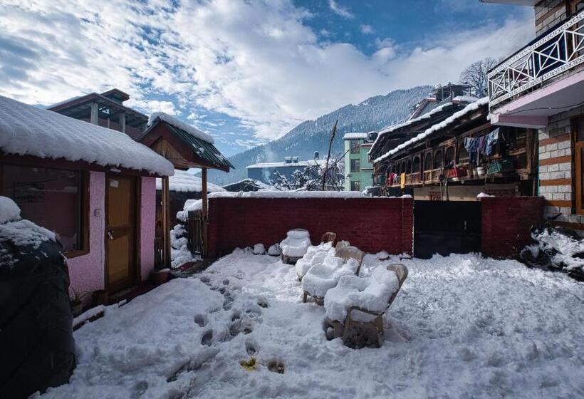 Albergue Voyageur Nest