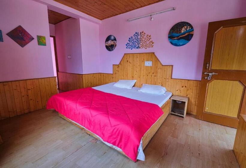 Albergue Voyageur Nest