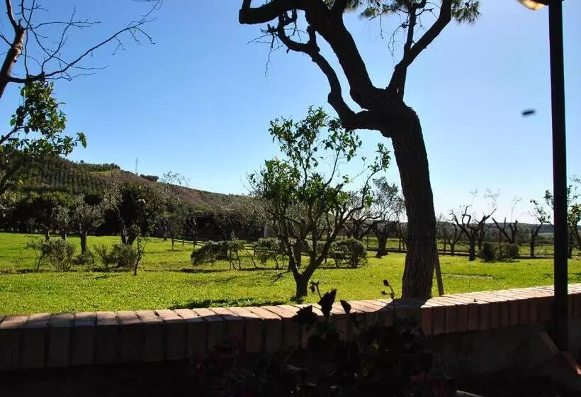 تختخواب و صبحانه Agriturismo La Mandragola Relais