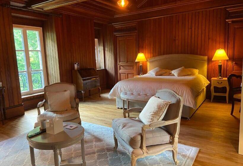 ベッドアンドブレックファースト Château De Corcelle   Chambres Et Table D Hôtes