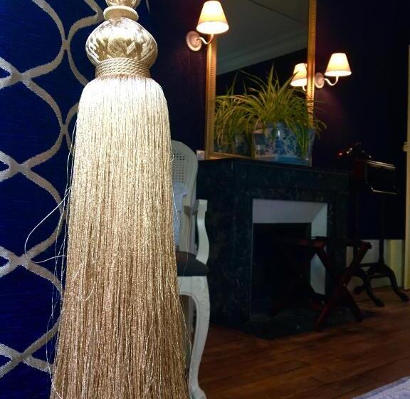 ベッドアンドブレックファースト Château De Corcelle   Chambres Et Table D Hôtes