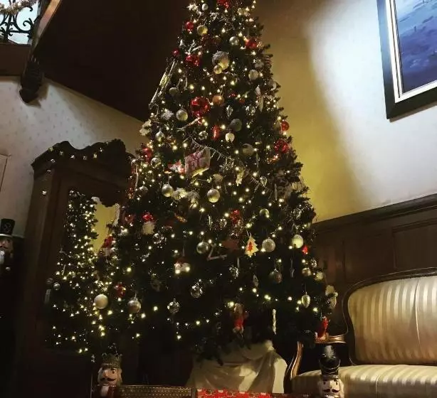 Aamiaismajoitus (B&B) Château De Corcelle   Chambres Et Table D Hôtes