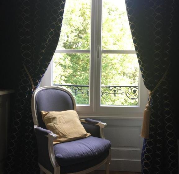 ベッドアンドブレックファースト Château De Corcelle   Chambres Et Table D Hôtes