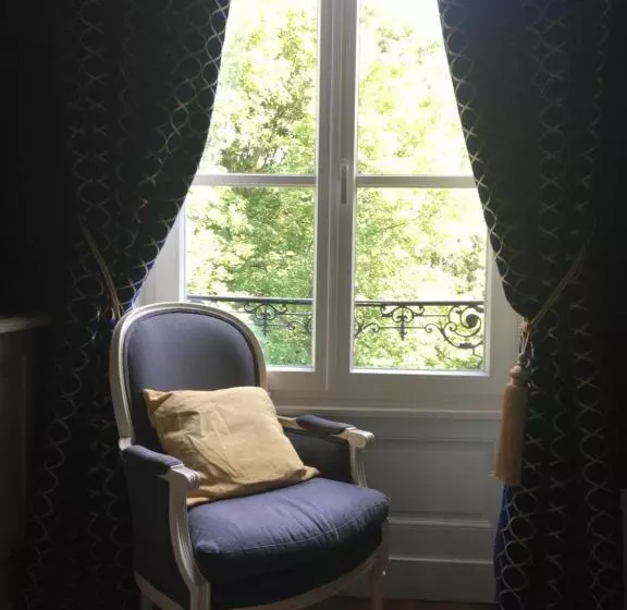 Aamiaismajoitus (B&B) Château De Corcelle   Chambres Et Table D Hôtes