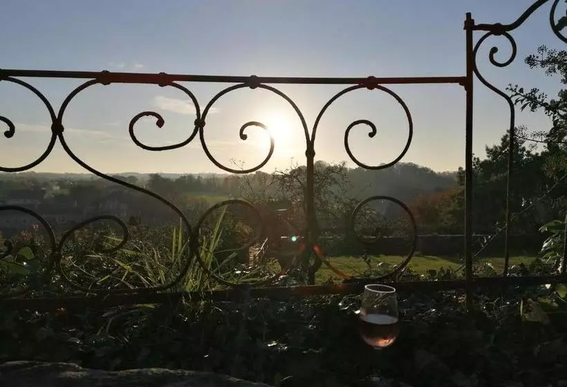 Aamiaismajoitus (B&B) Le Derrien