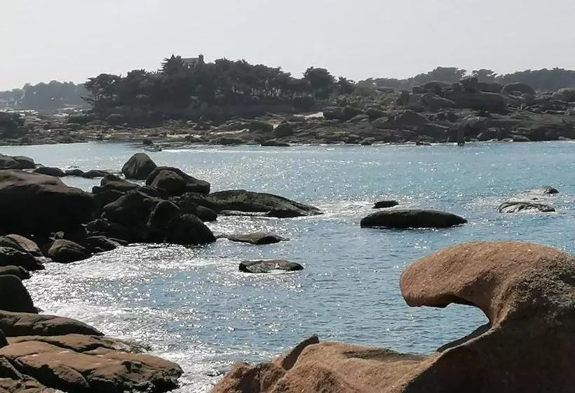 Aamiaismajoitus (B&B) Le Derrien