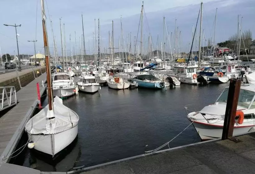 Aamiaismajoitus (B&B) Le Derrien