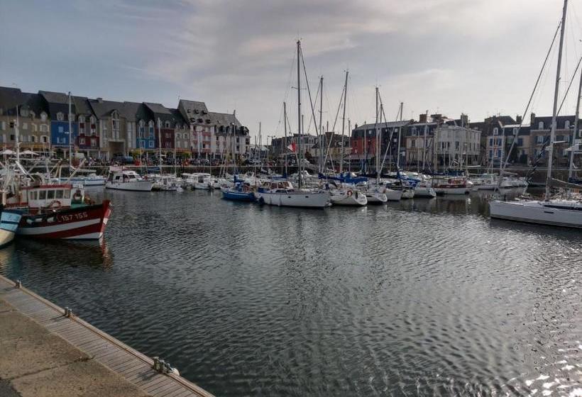 住宿加早餐  Le Derrien