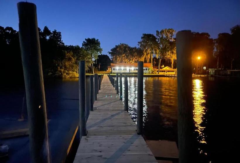 호텔 Idle Awhile Resort