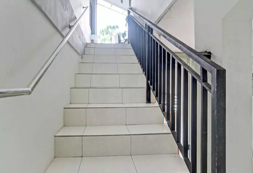 Hotelli Oyo 90517 Homestay Wonosobo Asri