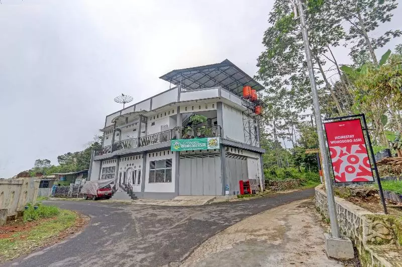 Hotelli Oyo 90517 Homestay Wonosobo Asri