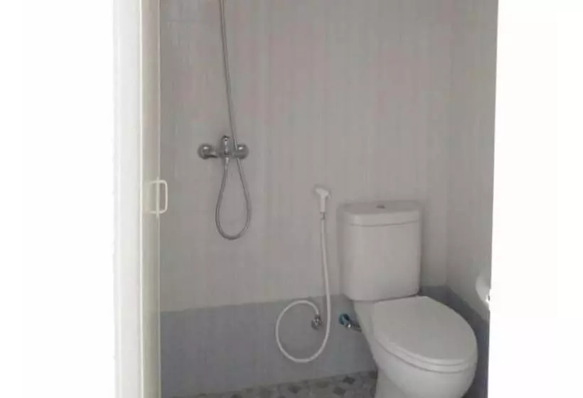 ホテル Reddoorz @ Komplek Mmtc Deli Serdang