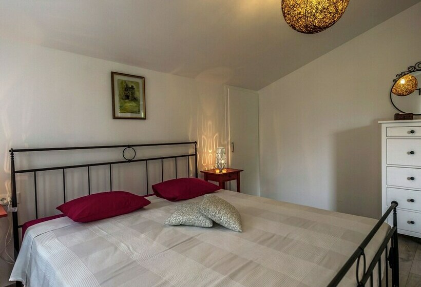 Luxury Villa With Private Pool & Fenced Garden With Veranda Near Tinjan