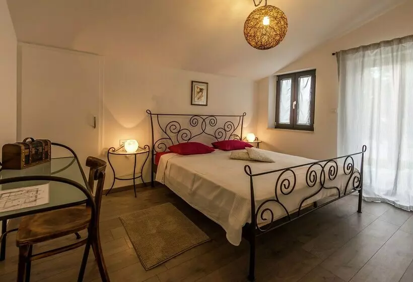 Luxury Villa With Private Pool & Fenced Garden With Veranda Near Tinjan