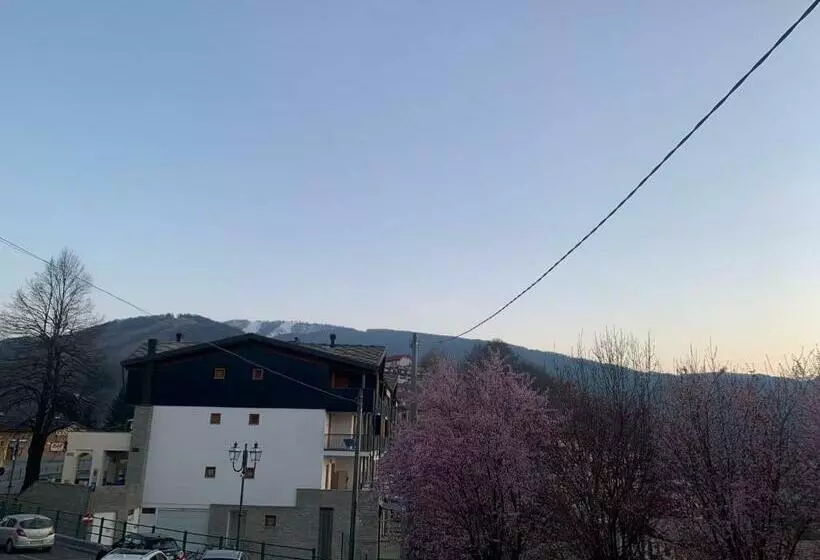 ペンション La Perla Nera Affittacamere