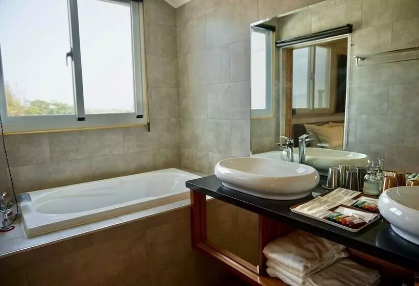 تختخواب و صبحانه Alpha Villa