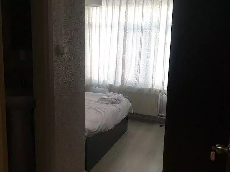 Aamiaismajoitus (B&B) Koprulu