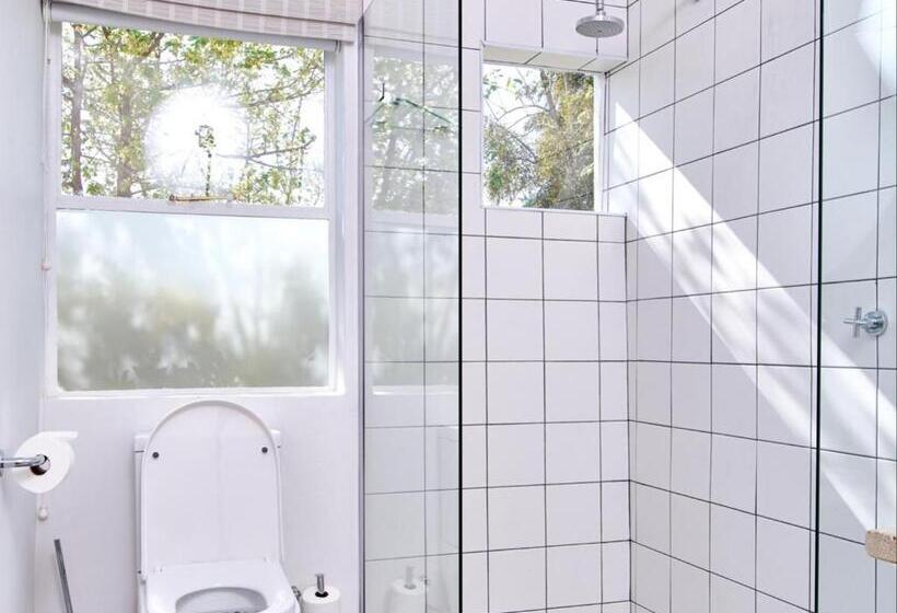 ベッドアンドブレックファースト White Light The Rooms Adults Only