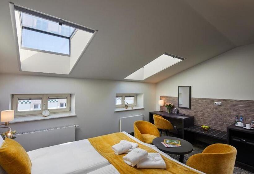 בית מלון כפרי Estera