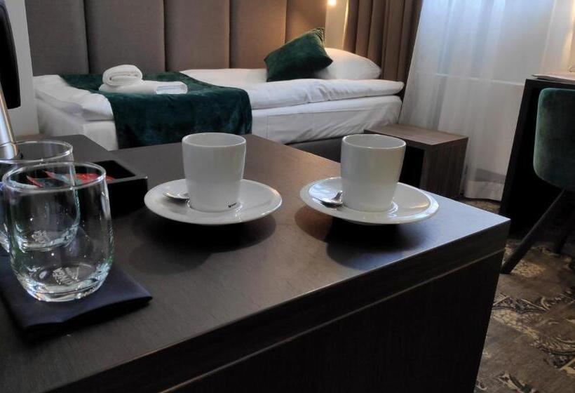 בית מלון כפרי Estera