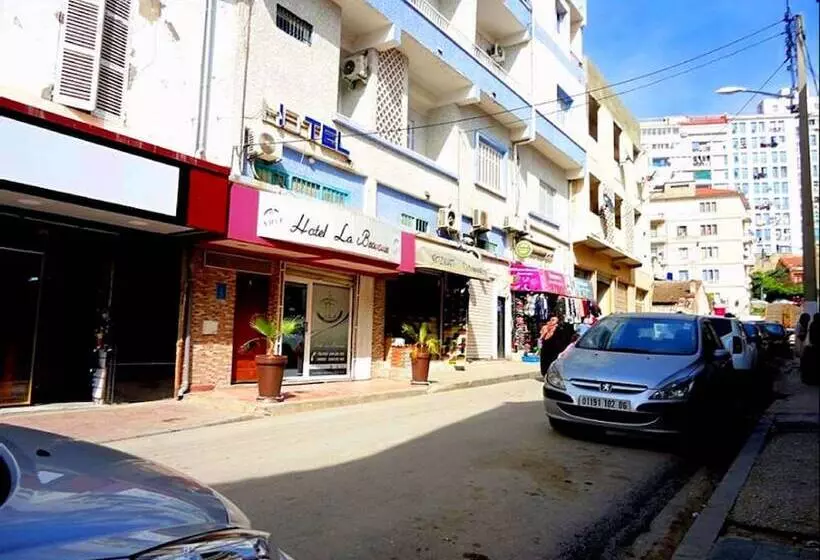 هتل Hôtel La Bravoure