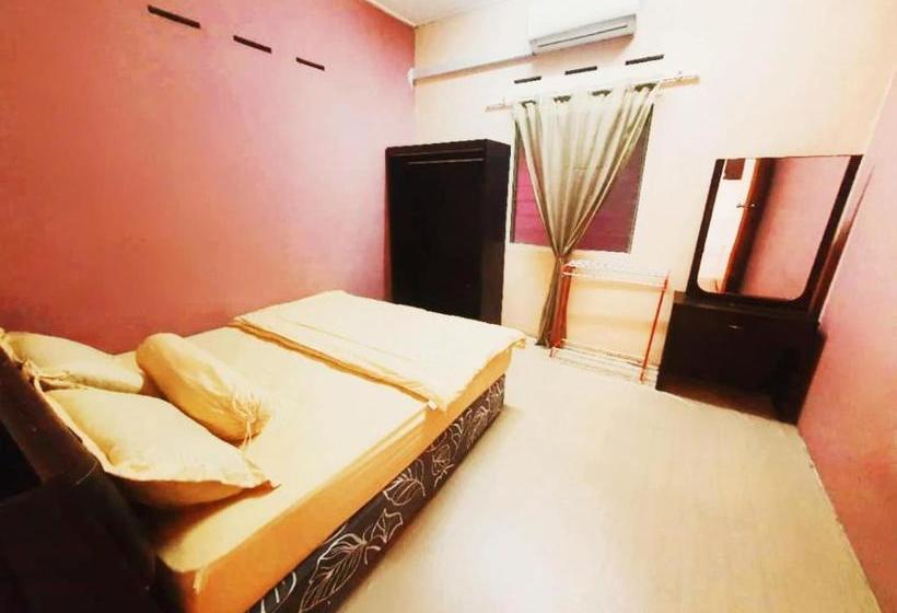 Отель Oyo 90291 Homestay De Majidee