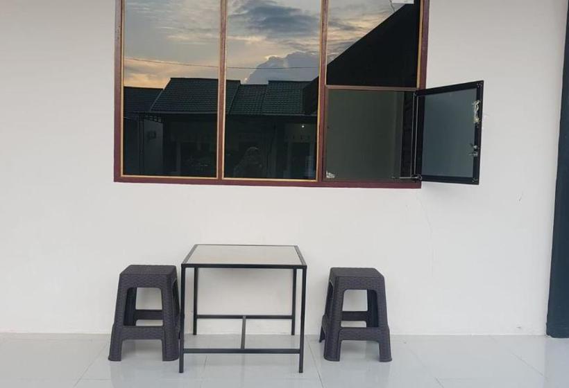 فندق Oyo 90618 Hanania House