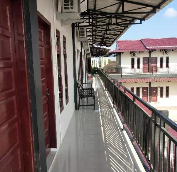 Hotelli Oyo 90618 Hanania House