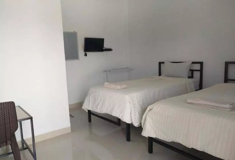 Hotelli Oyo 90618 Hanania House