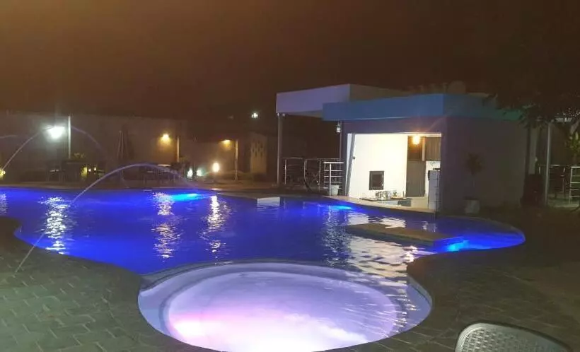 هتل The Escape Lodge