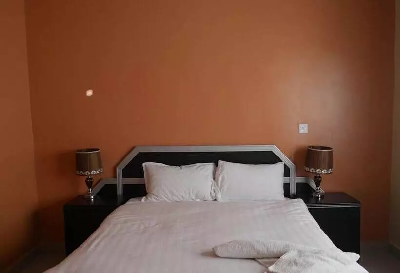 هتل The Escape Lodge