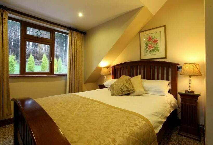 בית מלון כפרי Trooperstown Wood Lodge