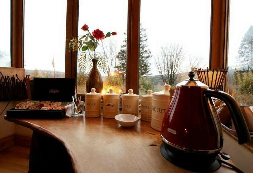 בית מלון כפרי Trooperstown Wood Lodge