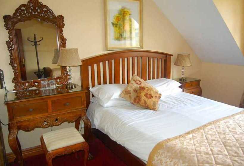 בית מלון כפרי Trooperstown Wood Lodge