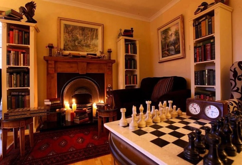 בית מלון כפרי Trooperstown Wood Lodge