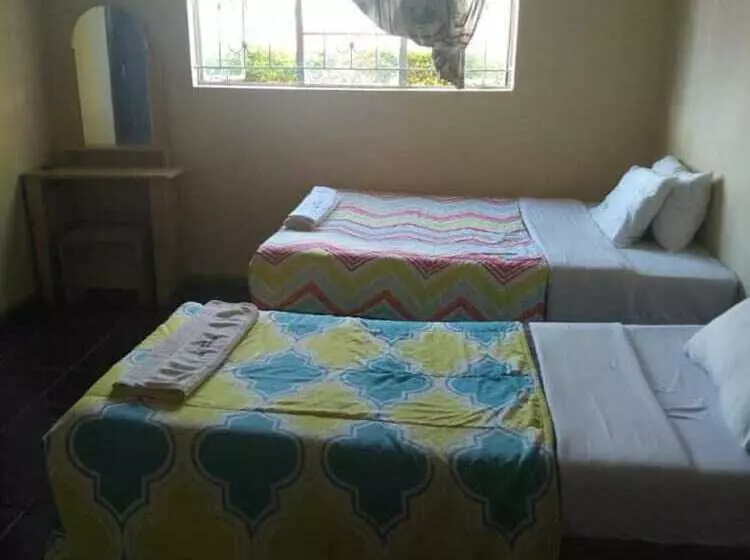 پانسیون Namwambula Mpashi Lodge