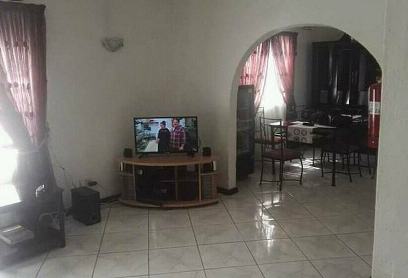 پانسیون Namwambula Mpashi Lodge