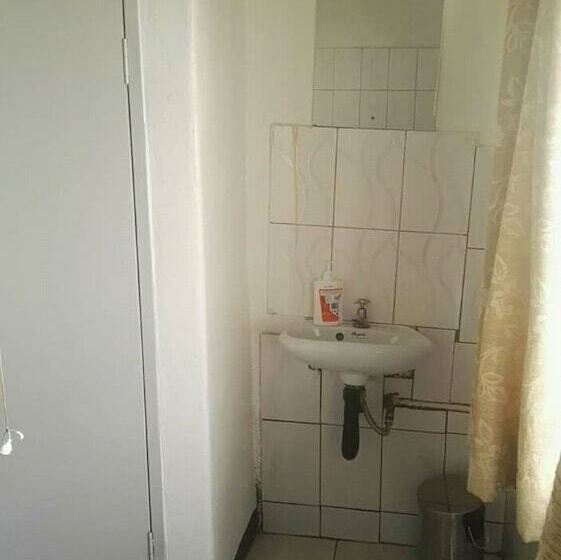 پانسیون Namwambula Mpashi Lodge