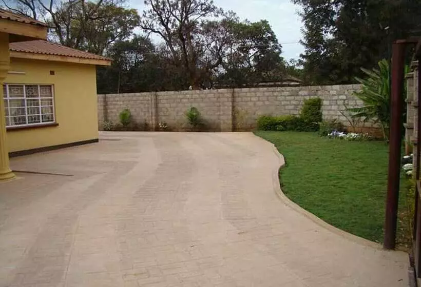 پانسیون Namwambula Mpashi Lodge