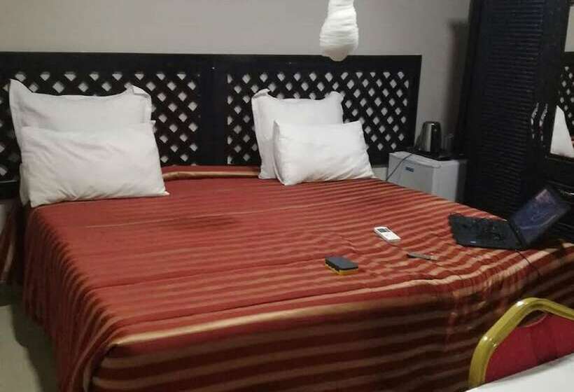 پانسیون Pizo Lodge