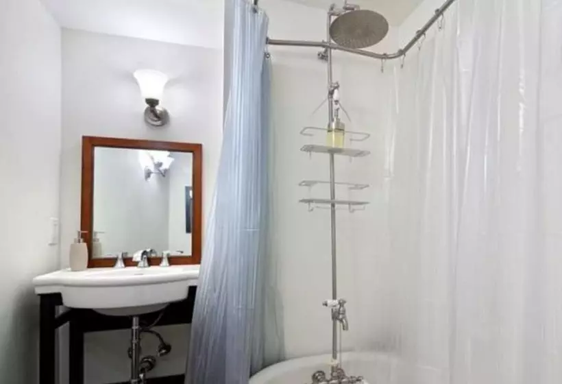 پانسیون Pizo Lodge