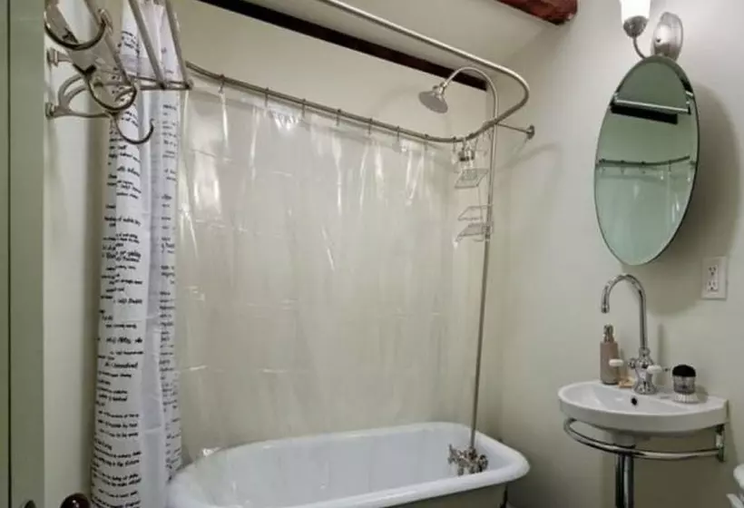 پانسیون Pizo Lodge