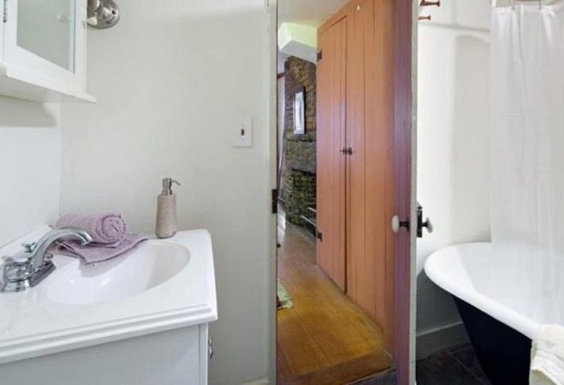 پانسیون Pizo Lodge