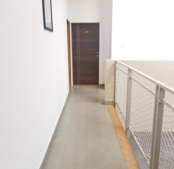 Hotelli Athang Staycation