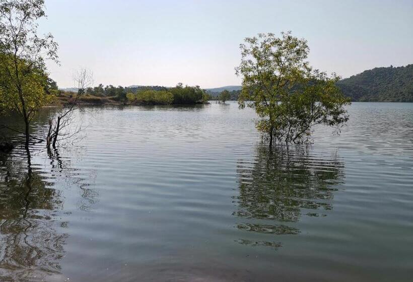 Hotelli Athang Staycation